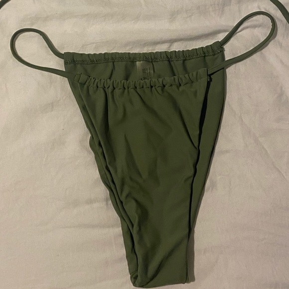 Knot front bikini - Picture 9 of 10